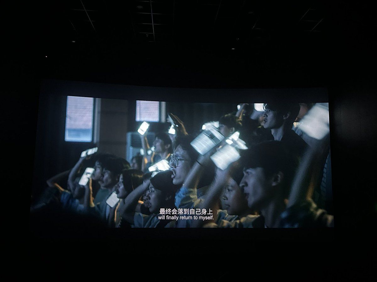 今日份跟我宝<a href="/KaguraNear/">妮娅૮◜𖥦◝ა💤</a> 影院贴贴(●'◡'●)