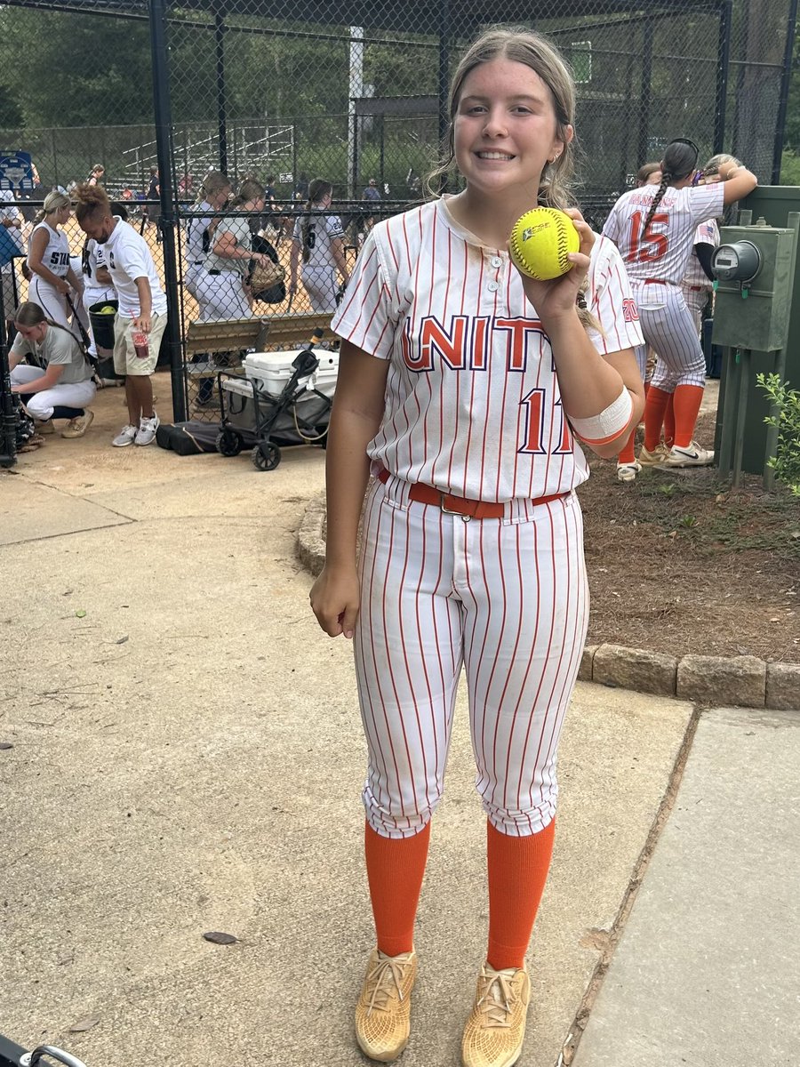 UnitySizemore's tweet image. "BRINNA DID IT AGAIN!! 💥 Another home run in the books! @bksizemore2026 @SBRRetweets @SoftballDown @ExtraInningSB @Softball_Home @VAUnitySB