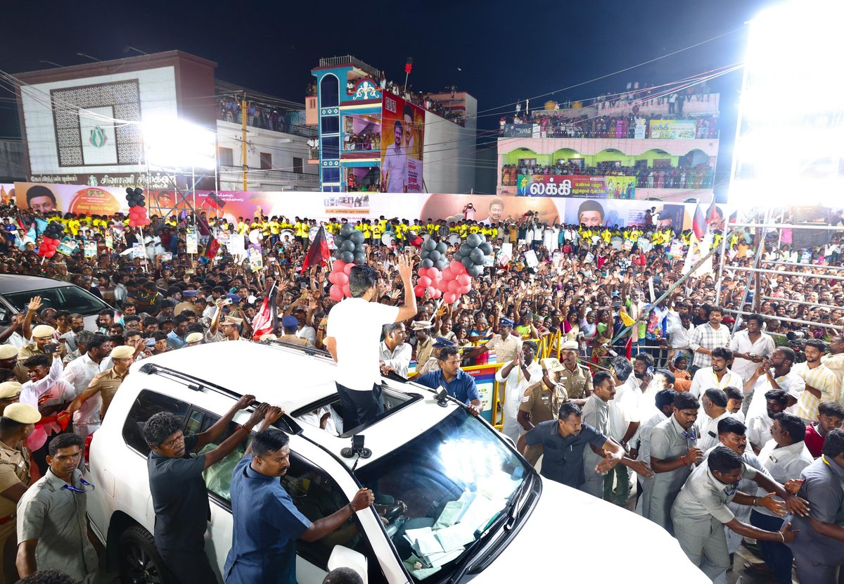 Udhay (@udhaystalin) on Twitter photo செங்கம் நகர் எங்கும் மக்கள் அலை என்று சொல்லும் அளவுக்கு பேரன்போடு வரவேற்ற கழக நிர்வாகிகள் - தொண்டர்களுக்கும் செங்கம் மக்களுக்கும் என் அன்பையும், நன்றியையும் தெரிவித்துக் கொள்கிறேன்.
<a href="/evvelu/">E.V.Velu (எ.வ.வேலு)</a> <a href="/PitchandiK/">Pitchandi K</a> <a href="/MTharaniventhan/">MS.Tharaniventhan</a> <a href="/CNAnnaduraiMP/">C.N.Annadurai</a> <a href="/MpGiri9/">MP Giri MLA</a> செங்கம் நகர் எங்கும் மக்கள் அலை என்று சொல்லும் அளவுக்கு பேரன்போடு வரவேற்ற கழக நிர்வாகிகள் - தொண்டர்களுக்கும் செங்கம் மக்களுக்கும் என் அன்பையும், நன்றியையும் தெரிவித்துக் கொள்கிறேன்.
<a href="/evvelu/">E.V.Velu (எ.வ.வேலு)</a> <a href="/PitchandiK/">Pitchandi K</a> <a href="/MTharaniventhan/">MS.Tharaniventhan</a> <a href="/CNAnnaduraiMP/">C.N.Annadurai</a> <a href="/MpGiri9/">MP Giri MLA</a>