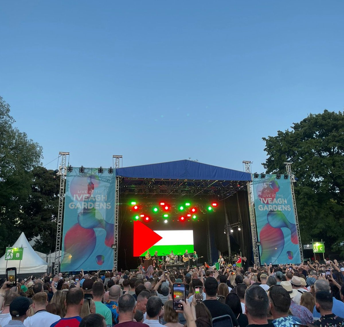 Damien Dempsey in Iveagh Gardens last night! #FreePalestine #SolidarityIsAVerb 🇵🇸