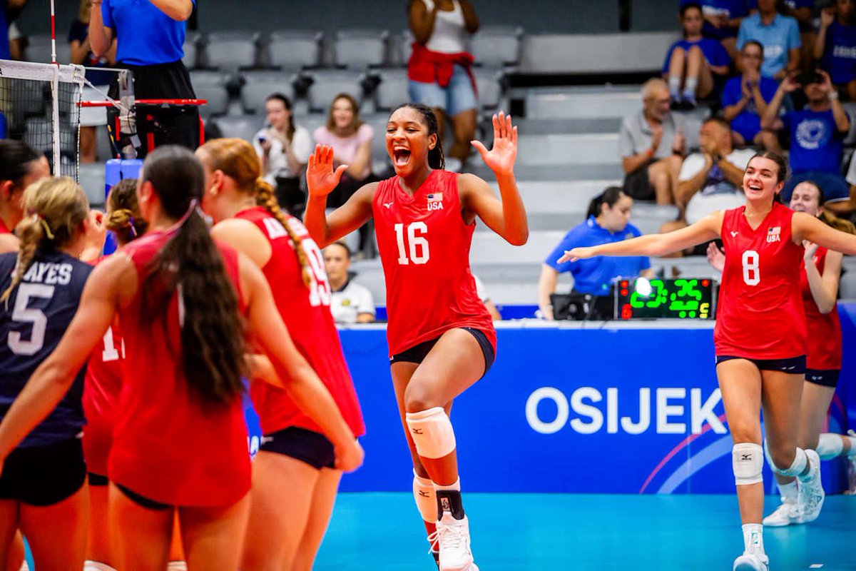 TexasVolleyball's tweet image. Cari Spears & @usavolleyball U19 go for gold against Bulgaria at 11:15! Tune in on VBTV and cheer πΊπΈ on!
πΈ: @volleyballworld