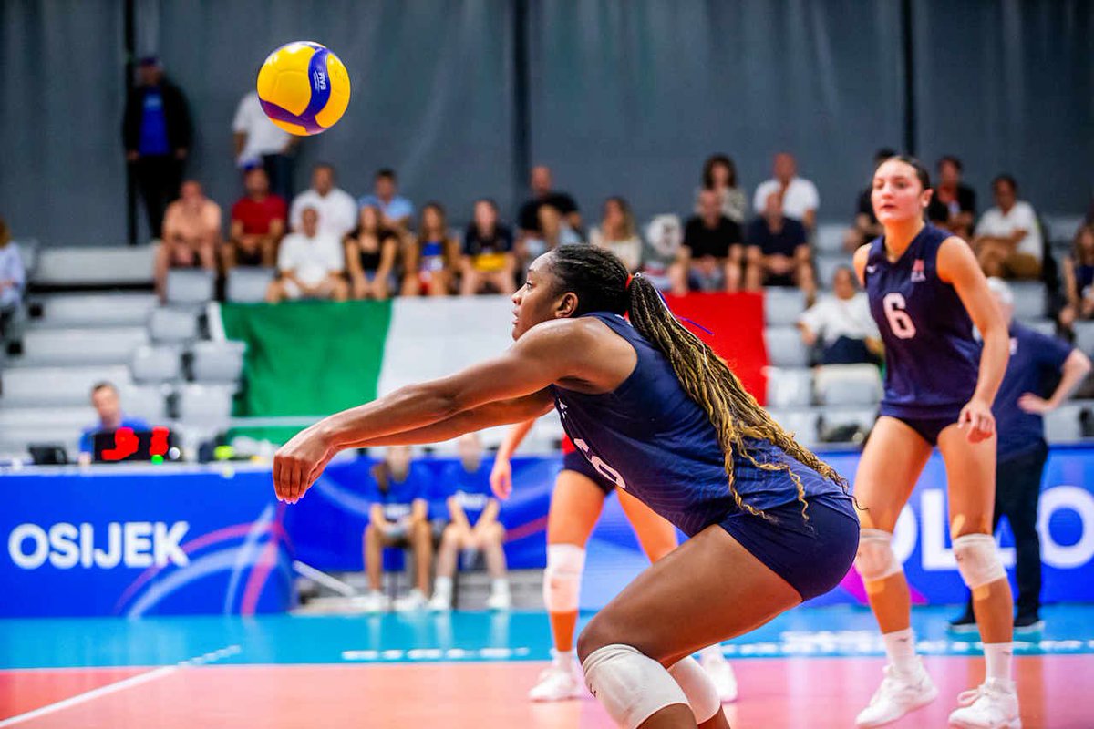 TexasVolleyball's tweet image. Cari Spears & @usavolleyball U19 go for gold against Bulgaria at 11:15! Tune in on VBTV and cheer πΊπΈ on!
πΈ: @volleyballworld