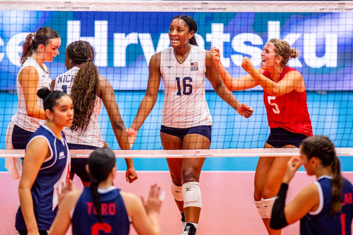 TexasVolleyball's tweet image. Cari Spears & @usavolleyball U19 go for gold against Bulgaria at 11:15! Tune in on VBTV and cheer πΊπΈ on!
πΈ: @volleyballworld