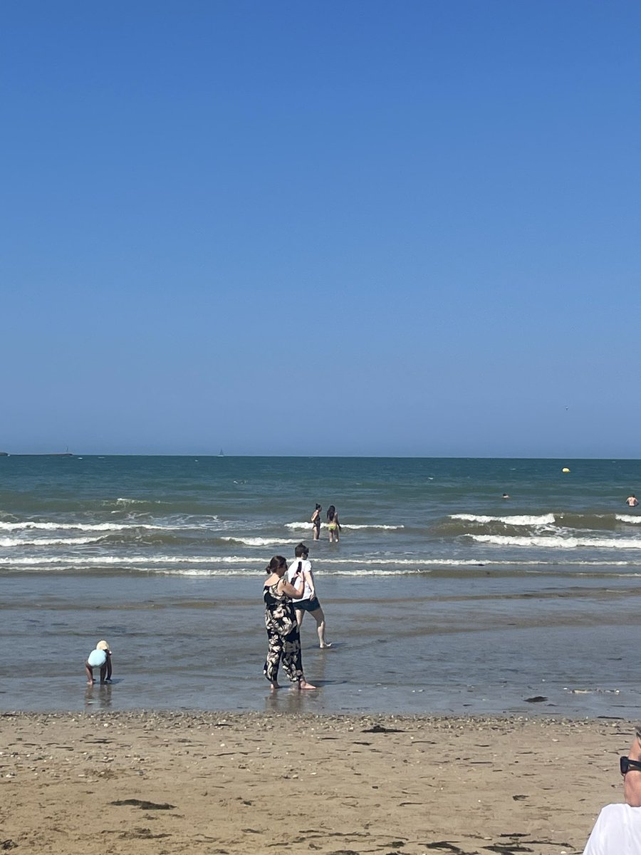 Mme Bowen tweet media