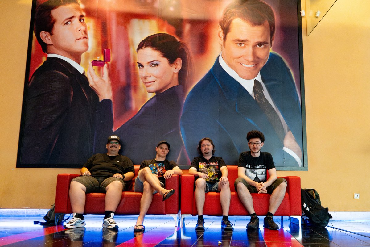 filmnezo's tweet image. Talán jobb filmet is nézhettünk volna az új Jurassic Worldnél, de először együtt élőben a teljes Filmnéző Podcast "szokásos csapat".