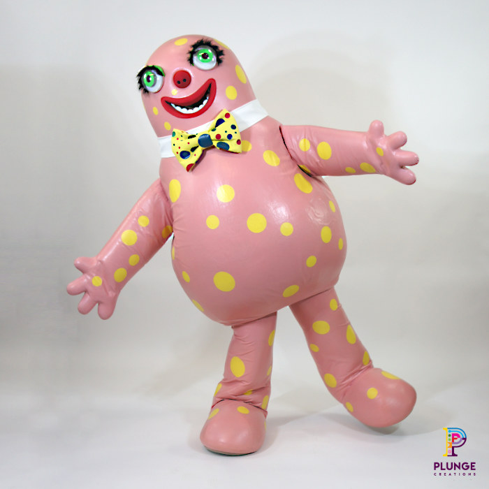 Q_Review's tweet image. a custom Dalek painted to look like Blobby popped up on eBay, and I tried to buy it but someone sniped it before I could. I'm heartbroken.