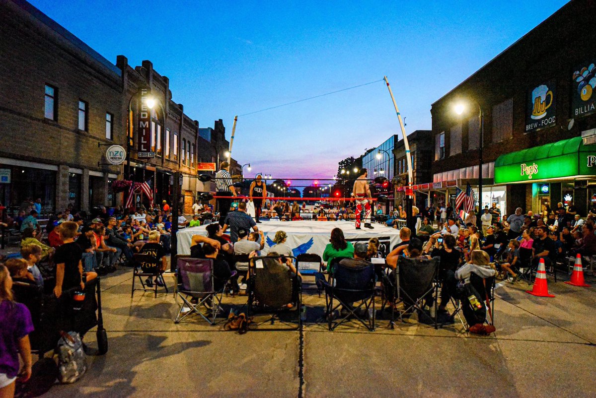 cdye56's tweet image. Summer time outside shows just hit different!!
@ProAbsolute Downtown