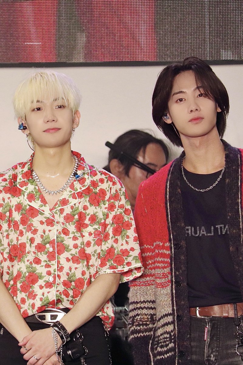 _Stringnight's tweet photo. 태민아 생일 축하해✨
#여름하늘처럼_반짝이는_태민이생일
#夏の空のように_輝く_テミンの誕生日
#BlueSummerBoy_TAEMIN_BDAY
#엄태민 #김현율 https://t.co/iH84GSEFgH