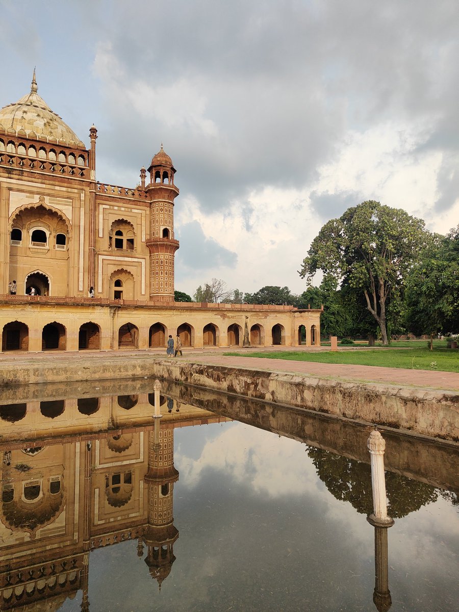 Sundays are for romanticising Dilli.