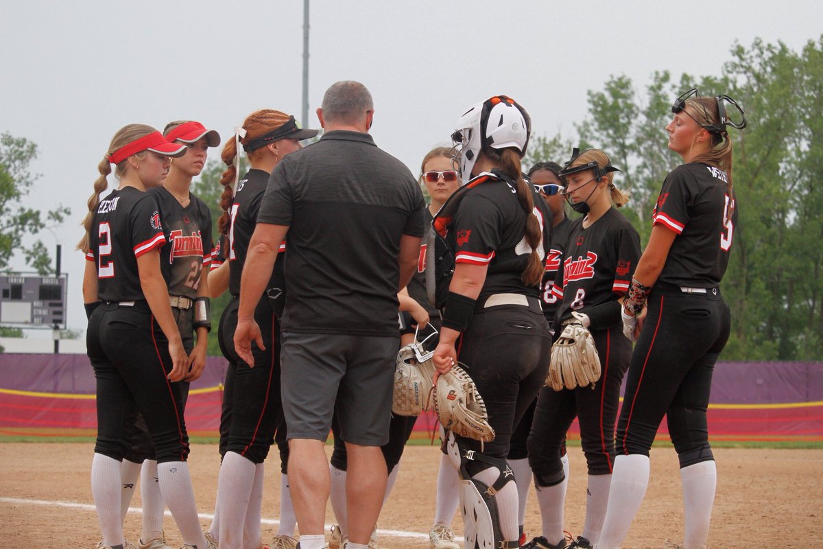 Turnin2W's tweet image. Game 1 of bracket play won, next game 2pm. Let’s go T2! ❤️🥎🖤
onelink.gc.com/dyf9?pid=Copy&…