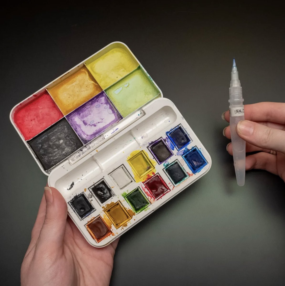 bekathwia's tweet image. I got into watercolor in 2020-- it's so relaxing and fun! These are my go-to supplies for watercolor. If you’re just starting and need some advice on materials, check out my blog post: beckystern.com/2019/12/31/bes…