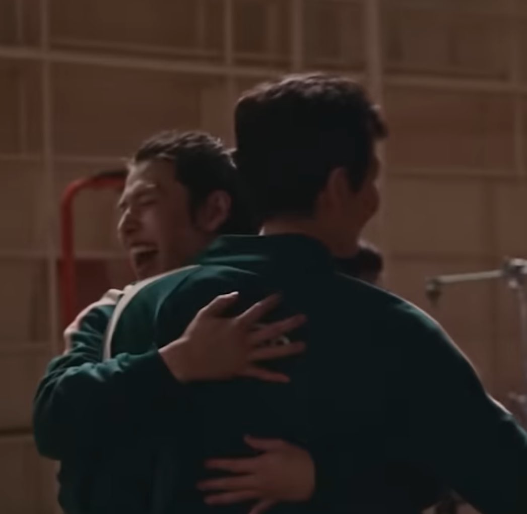 gihunthinker's tweet image. daehun hug 🥹

#squidgame #seonggihun #leejungjae
