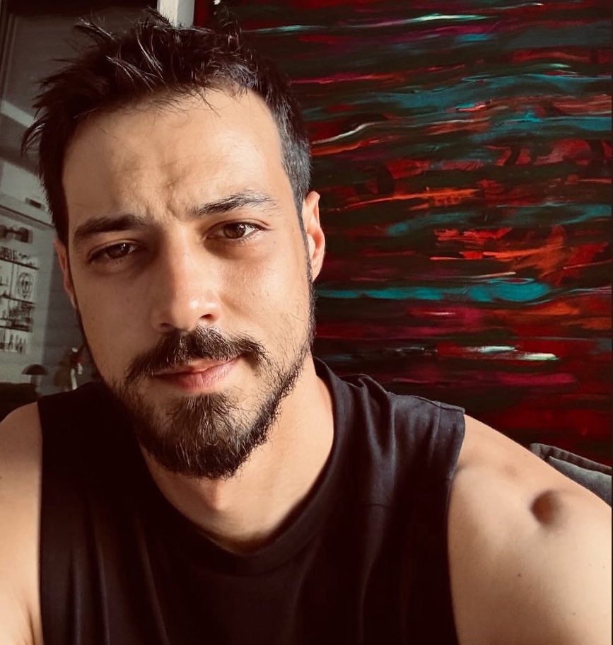 Merhaba Cüneyd kadar sakalları uzamış Mert Yazıcıoğlu seni gördüğüme çok sevindim 🤤