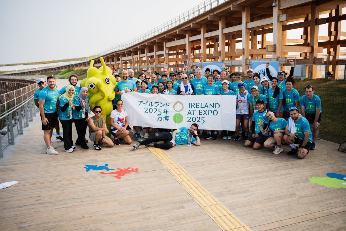 expo2025czechia's tweet image. René joined one of the morning runs at EXPO 2025 – and let’s just say, he kept up just fine. 🏃♂️😄
Moments like this make life at the Czech Pavilion even richer.
@ReneExponaut
#EXPO2025 #CzechPavilion #EXPO2025Czechia #René #ReneExponaut