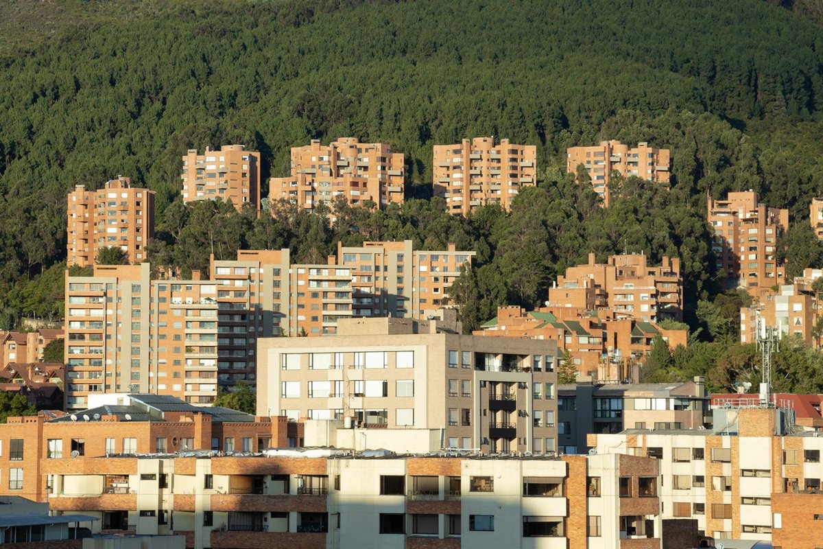 leandrosal4321's tweet image. Será que exagero si digo que Bogota es la capital más verde de sudamerica 🇨🇴🌱
