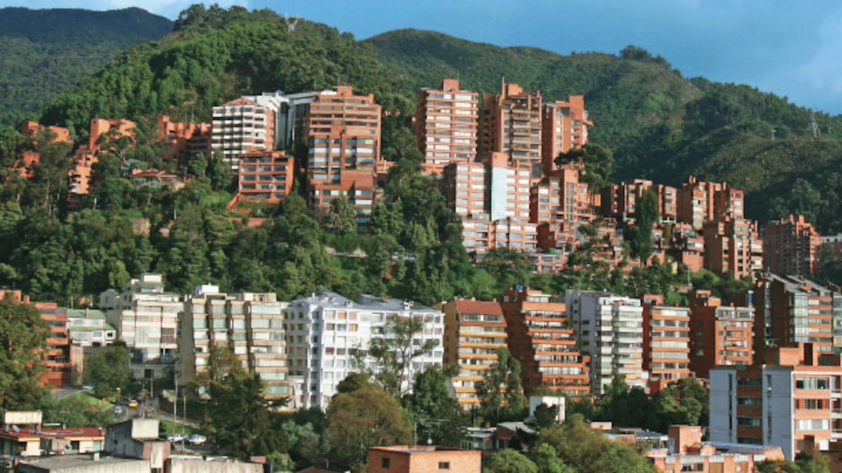 leandrosal4321's tweet image. Será que exagero si digo que Bogota es la capital más verde de sudamerica 🇨🇴🌱