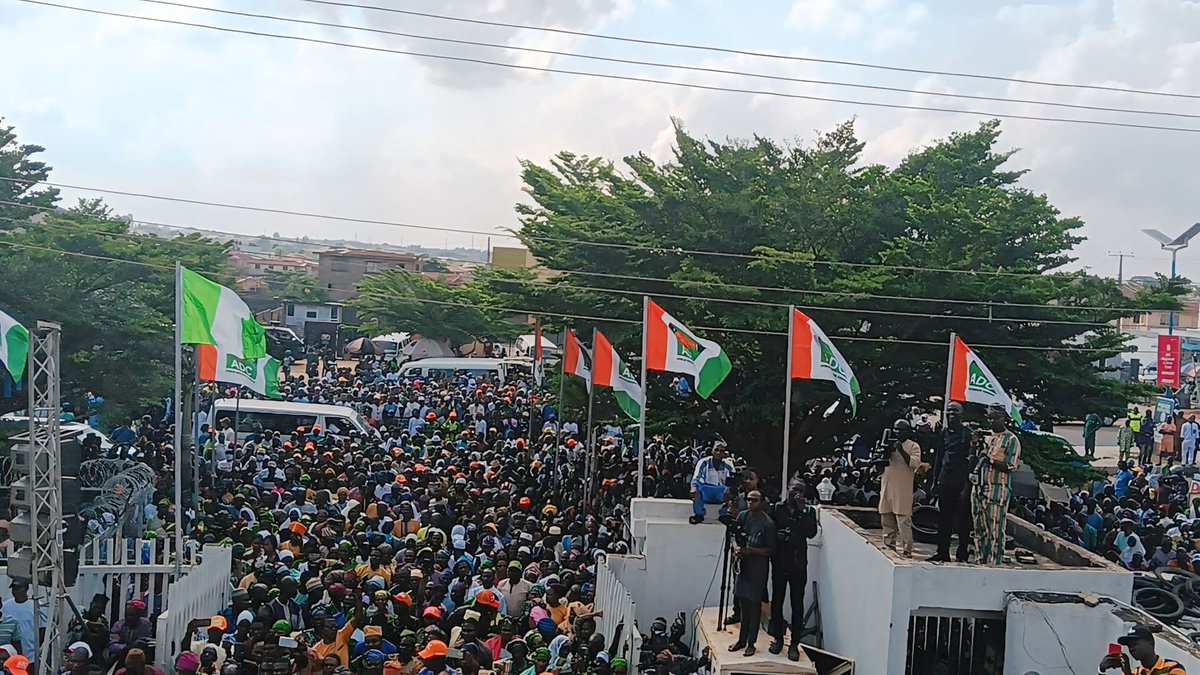 ThisIsOmoluabi's tweet image. Mammoth crowd receive Aregbesola in Osun State