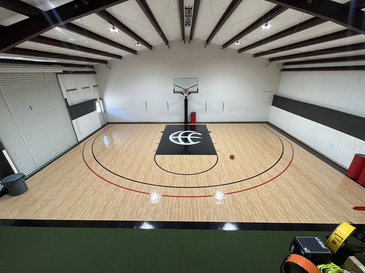 TheCEO_UTS's tweet photo. ⭐️ OBT/@UTSEliteSports Headquarters ⭐️

#TheHeadquarters #HomeOfTheOFFERS #EliteTraining #TravelBasketball #NIL #Marketing #Branding #ChangeTheCulture🔐

📍Austin, Texas (Location) https://t.co/RUal2HvZPb