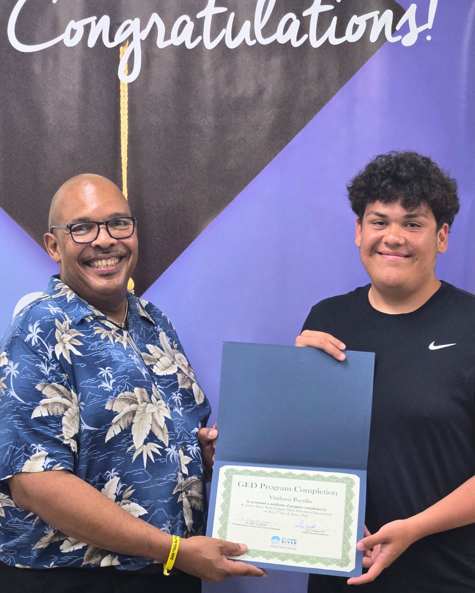 SJRState's tweet image. #NewGrads! Congratulations to Vladimir, Anikah, and Zachary on their recent completion of the Adult Education program! This is only the beginning 🎓
#SJRState #Congratulations #SJRStateProud