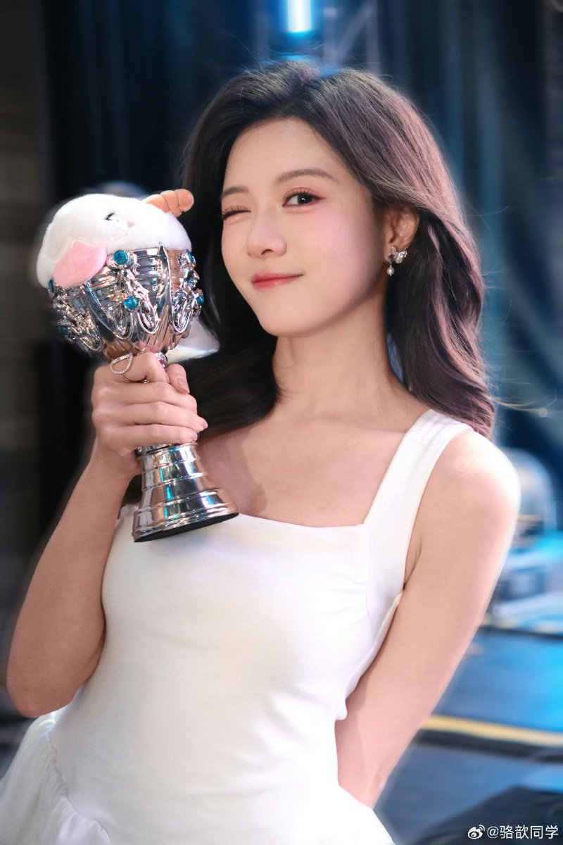 jcydss's tweet photo. 这给骆雨婷调成这样了，蕾丝内衣直播，这是排卵了？还是性压抑了？
这蕾丝内衣���的雪白巨乳、丝袜下的极品肉腿、冷颜背后的淫欲表情，一股强烈的反差婊气息扑面而来😍
 #榨精 #母狗 #骚货 #肉便器 #鸡巴套子 #意淫 #榨精 #网红 #母狗 #骚货 #肉便器 #얼싸 #射屏 #ぶっかけ #cumtribute #ชักว่าวใส่รูป https://t.co/Dnne6tmXii