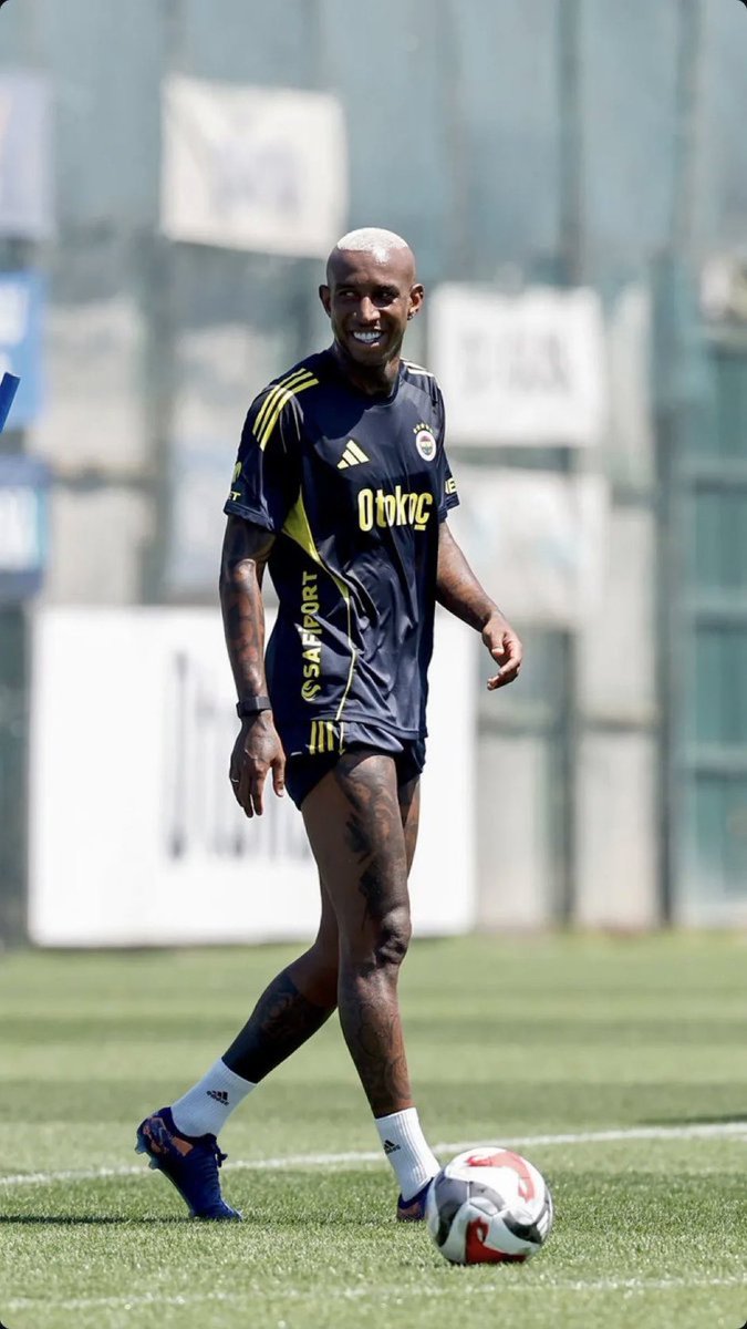 Fenerbahçe’nin Fatih Karagümrük ile oynadığı mücadelede Anderson Talisca, arka adalesinde yaşadığı sakatlık nedeniyle kamp kadrosunda yer almayacak.

#Fenerbahçe