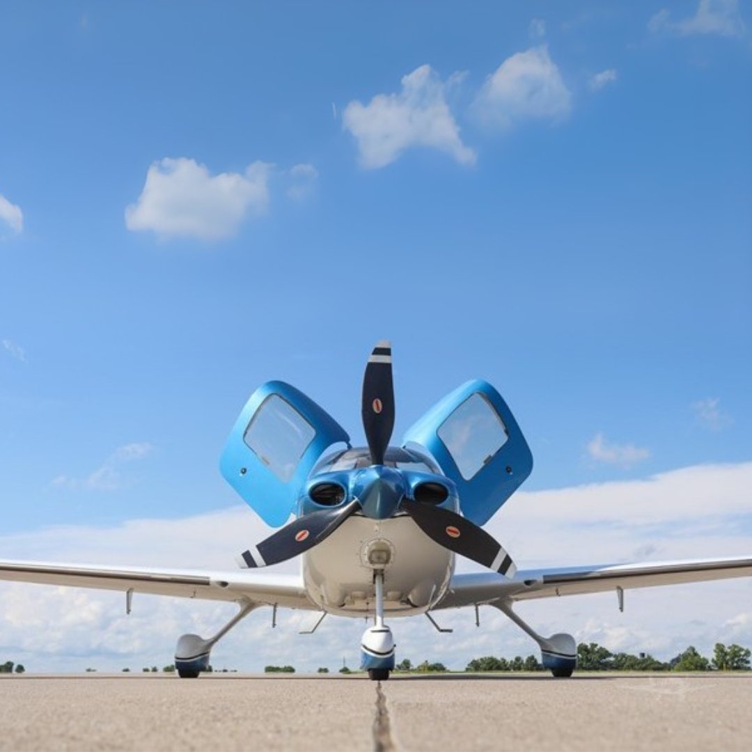 Controller's tweet image. This 2016 CIRRUS SR22-G5 TURBO is for Sale on #Controller

✅Useful Load 854.49 lbs.
✅No Damage History
✅Always Hangared

📞(859) 233-9399

Details here➡️🔗 ow.ly/fTyM50WlJiH

#AircraftForSale #ControllerAircraft