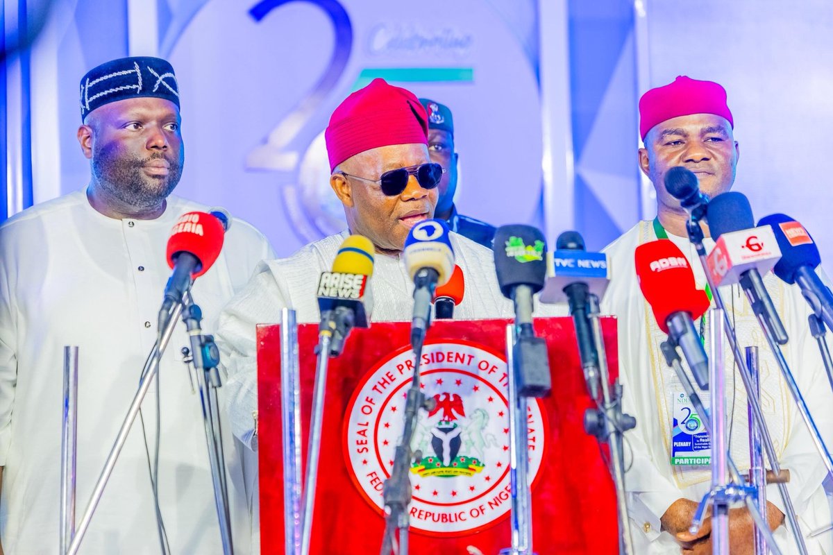 VictorOscar_'s tweet photo. Akpabio Rallies Niger Delta For Tinubu in 2027, Decries High Turnover Of NDDC Management Team

The President of the Senate, Godswill Akpabio, made the call at the grand finale of the 25th anniversary of Niger Delta Development Commission (NDDC) in Port Harcourt, Rivers State. https://t.co/GFNk8vdI88
