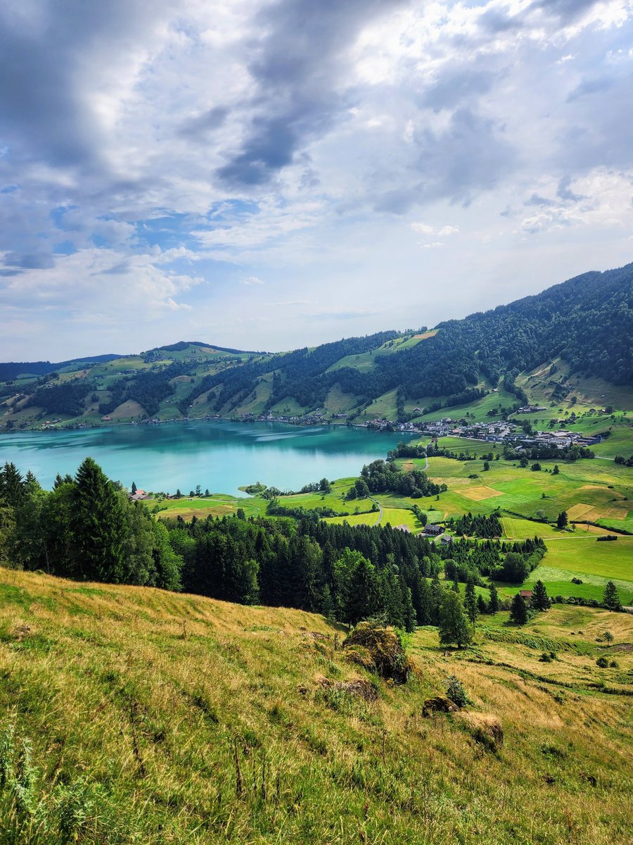 HikingSchweiz's tweet image. A walk around the idyllic Ägerisee in Canton Zug, Switzerland 🇨🇭
