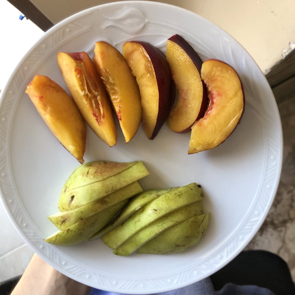 whoevenis4tls's tweet photo. why are fruits not 0 cal https://t.co/84PvTtee9D