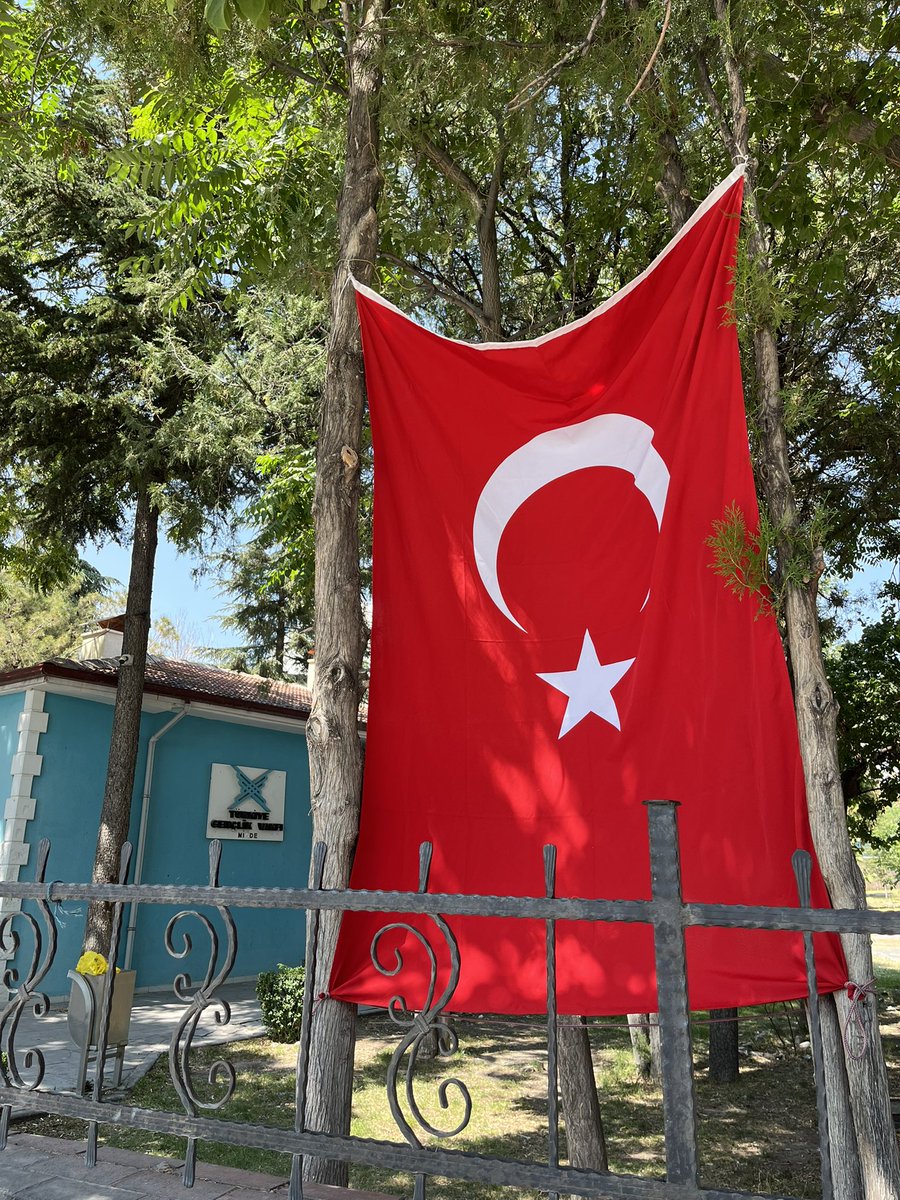 Melih Tayyip Orhan (@mtayyiporhan51) on Twitter photo <a href="/ibrahim_besinci/">İbrahim Beşinci</a> #TerörsüzTürkiye <a href="/tugvanigde/">TÜGVA Niğde</a> olarak bizde her sokak, her cadde, her binada bayraklarımızla sevince ortak oluyoruz. <a href="/ibrahim_besinci/">İbrahim Beşinci</a> #TerörsüzTürkiye <a href="/tugvanigde/">TÜGVA Niğde</a> olarak bizde her sokak, her cadde, her binada bayraklarımızla sevince ortak oluyoruz.