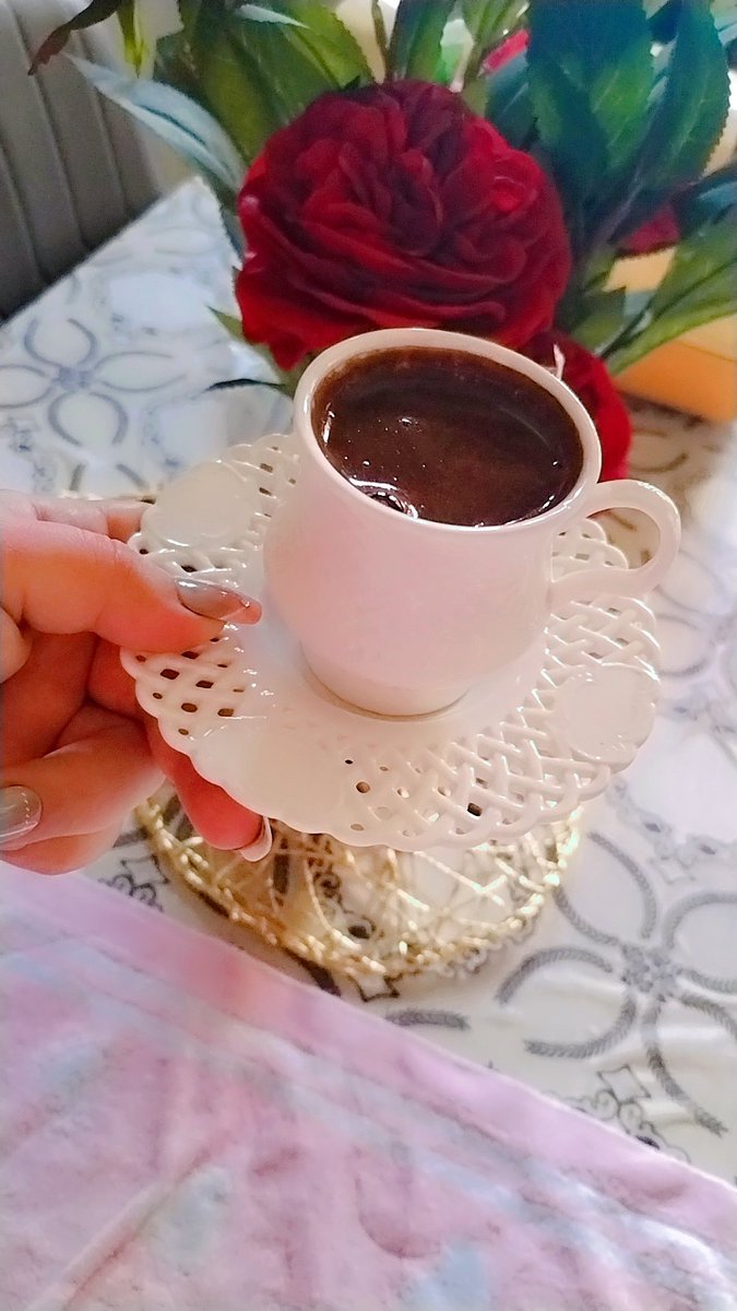 امسية هنيئه بدعوات مشرقة وامنيات مستبشرة ورحمة من الخالق العظيم 💝💝💝🤲🏻 سبحانه وتعالى لقلوبكم الطيبة وطلتكم الغالية ووجودكم الاحلى احبتي الغالين ربي يسعدكم ويبارك بيومكم وكل توفيق لكم من العاصمة بغداد الحبيبة ارسل اليكم سلامي وتحياتي لقلوبكم عطرين💝💖🌹
#مساء_الــود_والـــورد ❤️