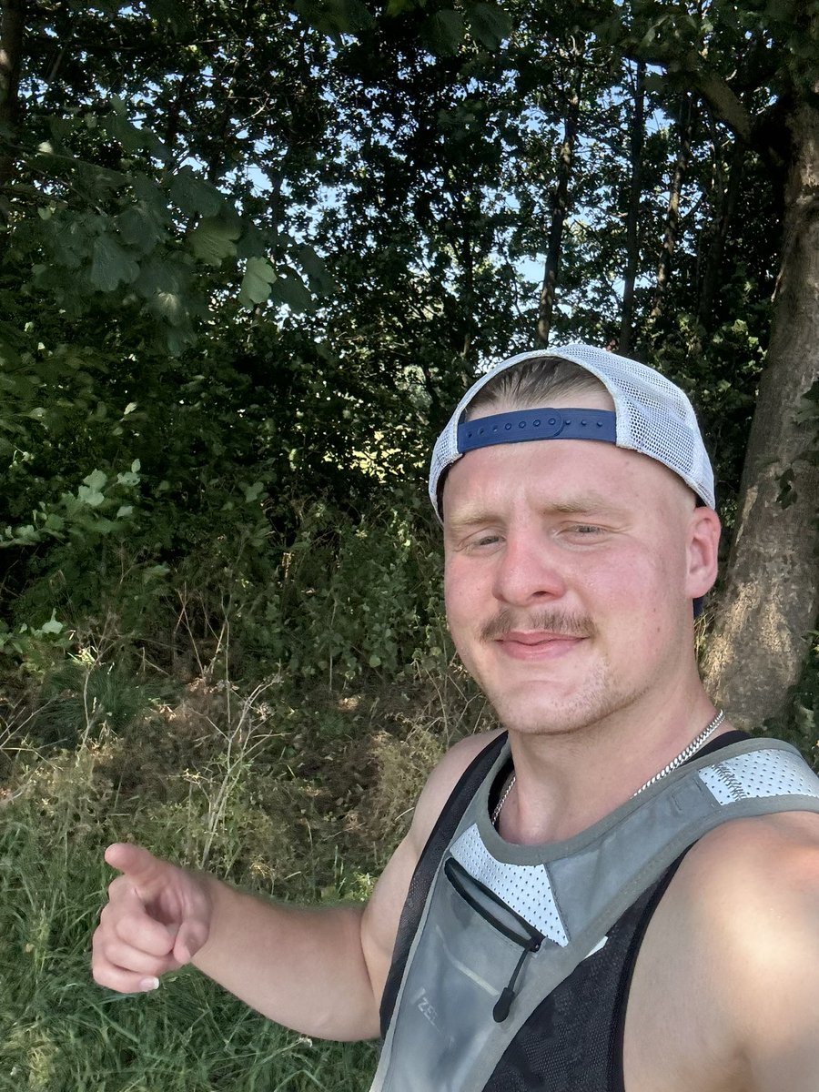 Day 1 of my charity challenge complete. 

justgiving.com/page/charlie-w…