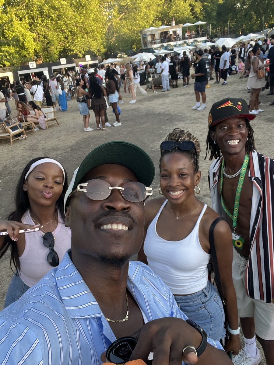 M I S T A R. A L V I N 🥂 tweet media