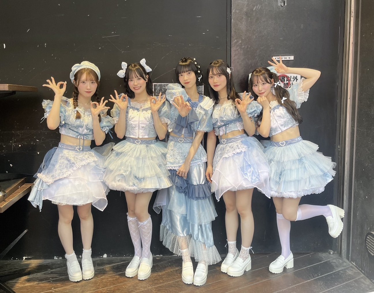 女神ジュン　チェキ Yahoo!オークション -「女神ジュン」(サイン) の落札相場・落札価格
