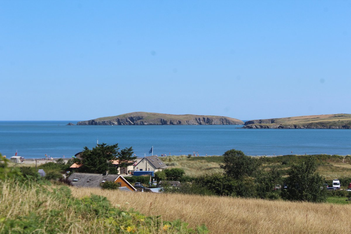 emlynevan's tweet photo. Ooh la la  . . plenty of Vitamin Blue in sunny #Poppit this morning 🏴󠁧󠁢󠁷󠁬󠁳󠁿🏴󠁧󠁢󠁷󠁬󠁳󠁿🏴󠁧󠁢󠁷󠁬󠁳󠁿☀️☀️☀️ https://t.co/Ru72Nl5iBf