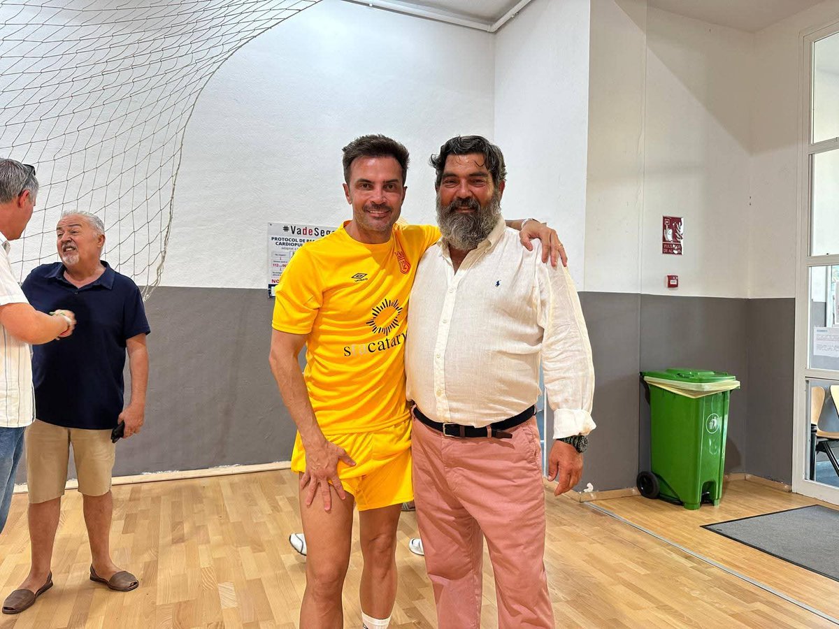 Pedro Bestard Martínez (@bestardpedro) on Twitter photo ✨🎆Pura fantasía.
🏆Así ha sido el Torneo Hidrobal Amigos de José Tirado 🆚 Amigos de Falcão.
💚Gran capacidad la del <a href="/PalmaFutsal/">Illes Balears Palma Futsal</a> para aunar deporte, compañerismo, valores y espectáculo.
💪🏼Sois muy grandes y un ejemplo para la sociedad. ✨🎆Pura fantasía.
🏆Así ha sido el Torneo Hidrobal Amigos de José Tirado 🆚 Amigos de Falcão.
💚Gran capacidad la del <a href="/PalmaFutsal/">Illes Balears Palma Futsal</a> para aunar deporte, compañerismo, valores y espectáculo.
💪🏼Sois muy grandes y un ejemplo para la sociedad.