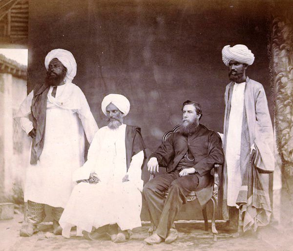 Gujarat History (@gujarathistory) on Twitter photo 160 years old photo of three Indian teachers and one European teacher of Lord Harris School at Royapettah in Chennai in Tamil Nadu was taken in 1865 AD. 160 years old photo of three Indian teachers and one European teacher of Lord Harris School at Royapettah in Chennai in Tamil Nadu was taken in 1865 AD.