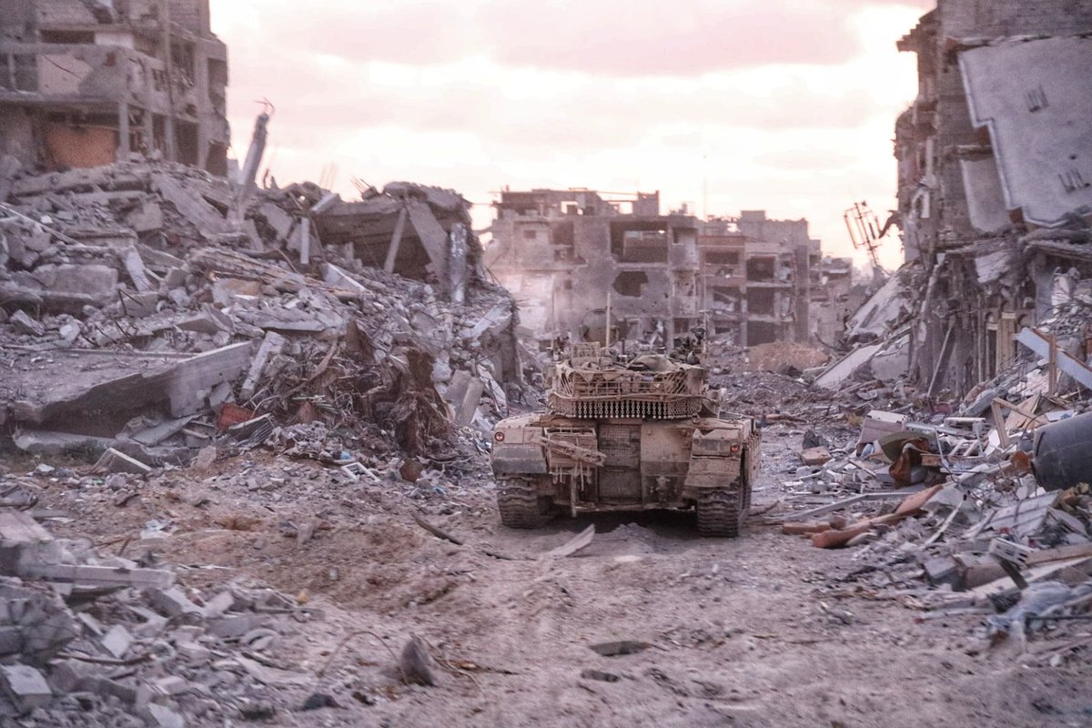 למי ששאל איך דברים קוראים, למי שרק רואה סרטונים מחיל האוויר.
יש כל כך הרבה לעשות, אוייב שלא עצר מנסות להשמיד אותנו.
קחו תמונה של יחס, יש מלא מקומות כאלה שעוד נשארו..