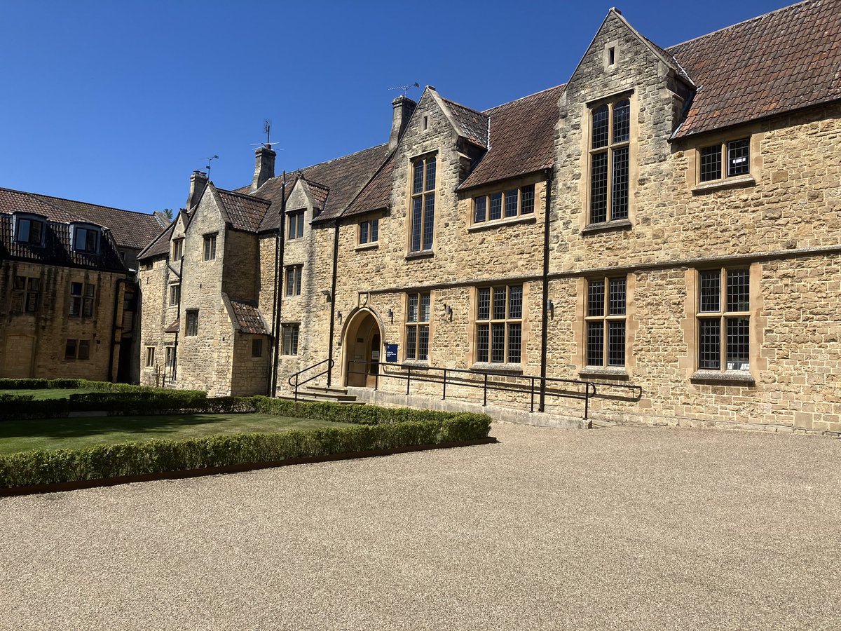 welshjthomas's tweet image. A stunning location for a church weekend away in the sun. A joy to preach about the Son.