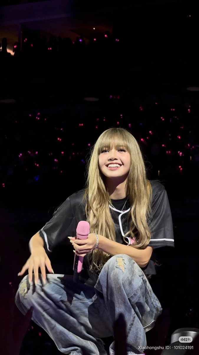 lalaluvlalisa's tweet photo. my everything 🤍

LISA CHARMS SOFI STADIUM  #DEADLINEinLA_LISA #BLACKPINK_DEADLINE https://t.co/ojY9KaLhcL