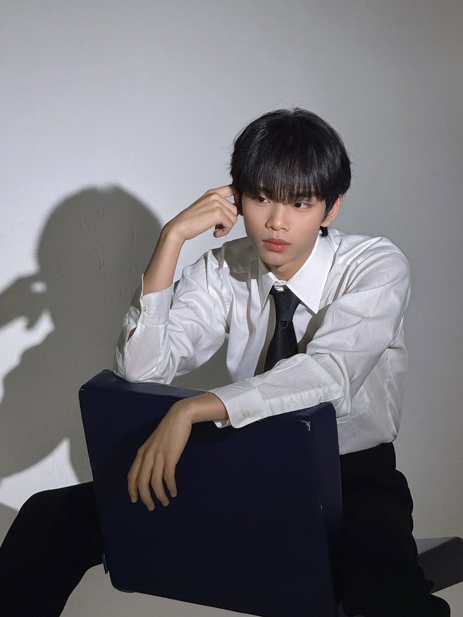 vshoritory's tweet photo. 대표님 BOSS BABY 🖤
https://t.co/WzlE9td8fc
#VICTOR_2HOUSES #2HOUSES_EP9 #2HOUSES_PROJECT https://t.co/BBWL4Mjp4q