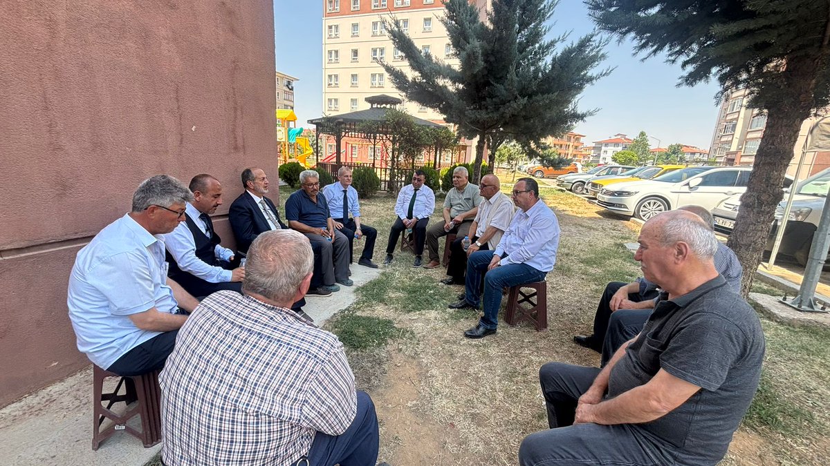 İzmit'te çıkan orman yangınında şehit olan Orman Muhafaza işçisi İbrahim Demir'in ailesine başsağlığı ziyaretinde bulunduk. 
Şehit olan kardeşimize Allah'tan rahmet kederli ailesine başsağlığı diliyorum. 
<a href="/erbakanfatih/">Dr. Fatih Erbakan</a> <a href="/rprefahpartisi/">Yeniden Refah Partisi</a>