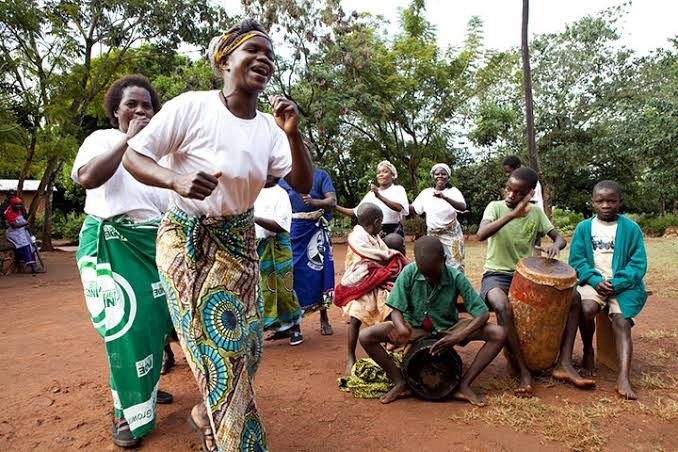 What do you know about the Sena people?

They trace their origins to north-western part of Mozambique where their settlements were in Tete, Manica, Sofala and Zambezia provinces. The Sena people have close relations with the Yao, Lomwe and Tumbuka groups.

cite.org.zw/the-sena-peopl…