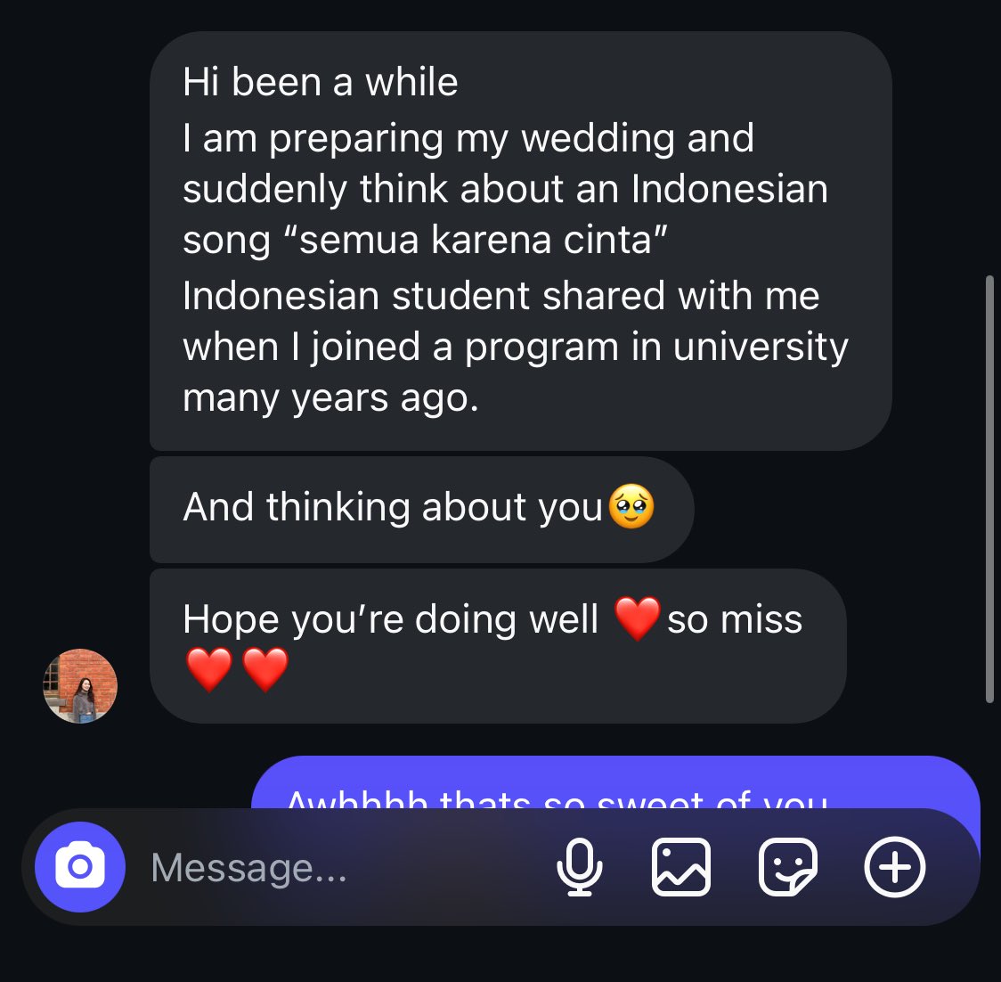 aptrisays's tweet photo. I cannot😭😭😭 after such a long and stressing day, this text really made up for everything. 
shock kok bisa ada org yg inget sama gue just bcs of a small thing. And its not even me who told her about the song. Nangis dl gue bye https://t.co/IFAKaB4whx