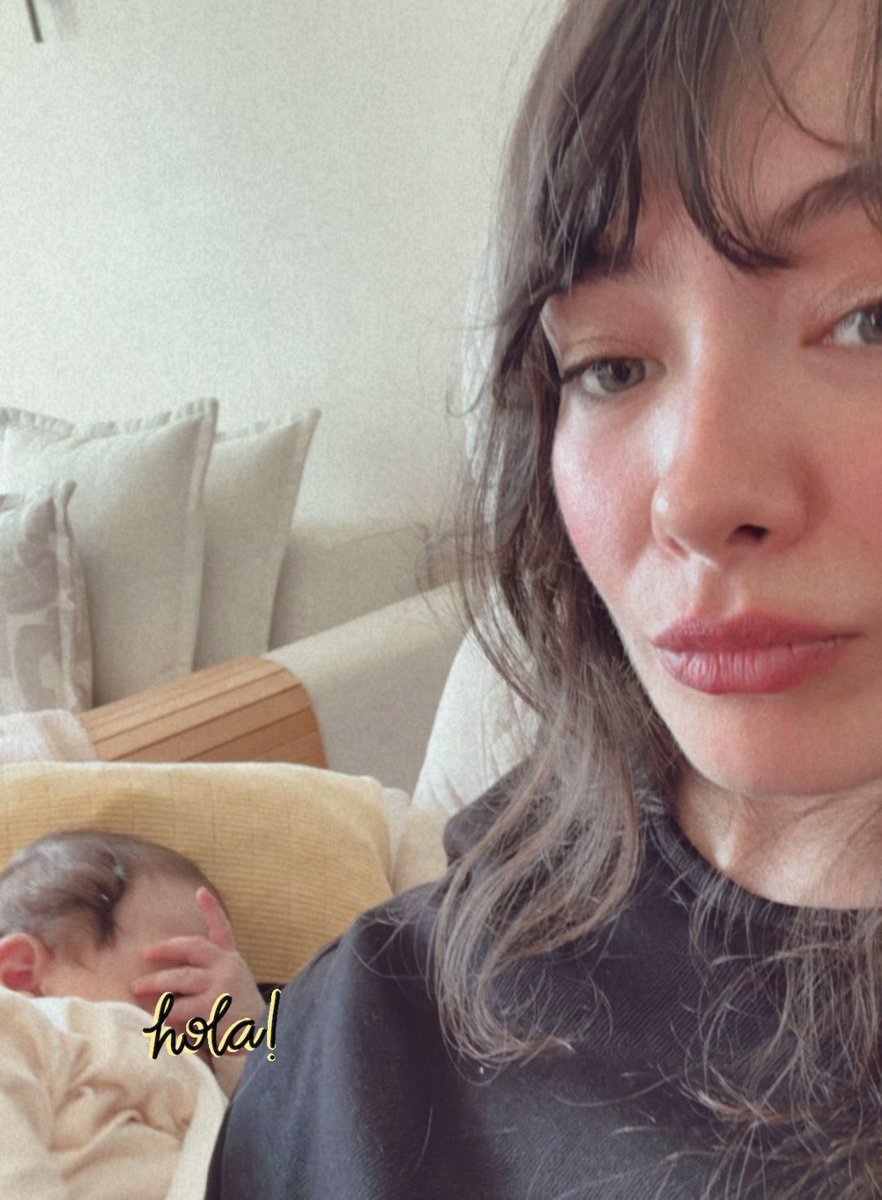 #NeslihanAtagül ve oğlu Aziz. 💙