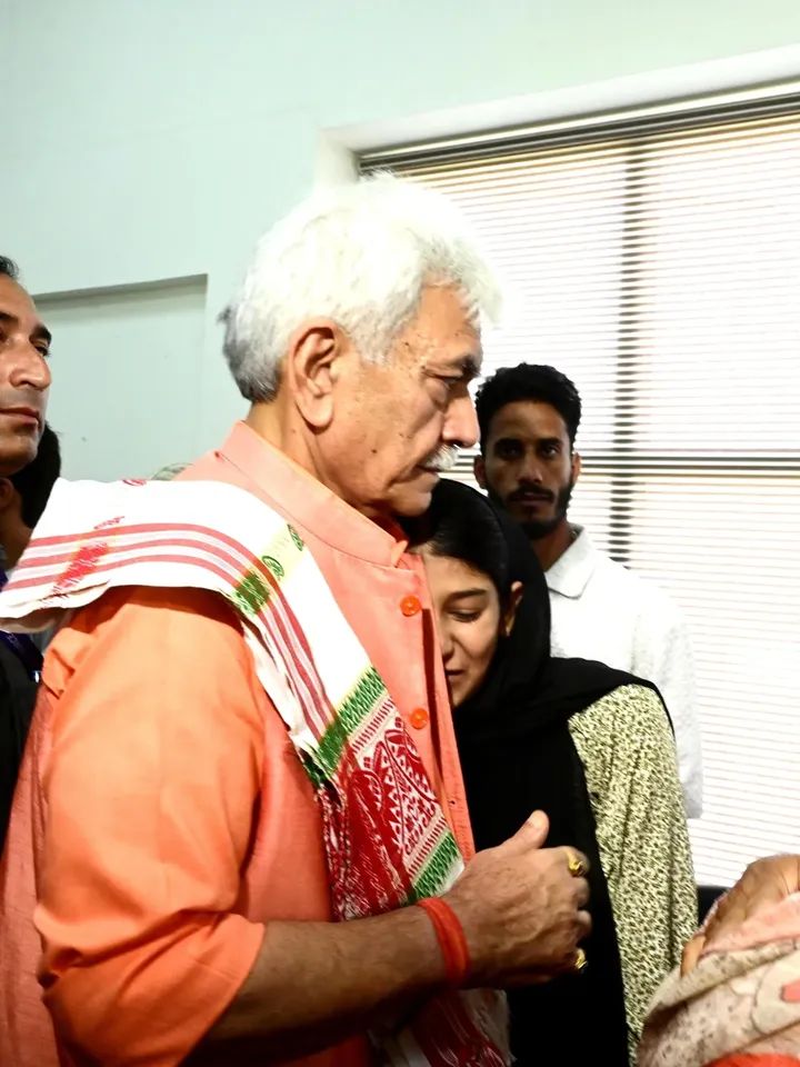 Waseembaba123's tweet image. #JammuAndKashmir | Justice at last! Handed over appointment letters to NoKs of terror victims.
These families, forsaken and forgotten, suffered silently for decades. Stories of their loved ones, brutally killed by Pakistan-backed terrorists
@OfficeOfLGJandK