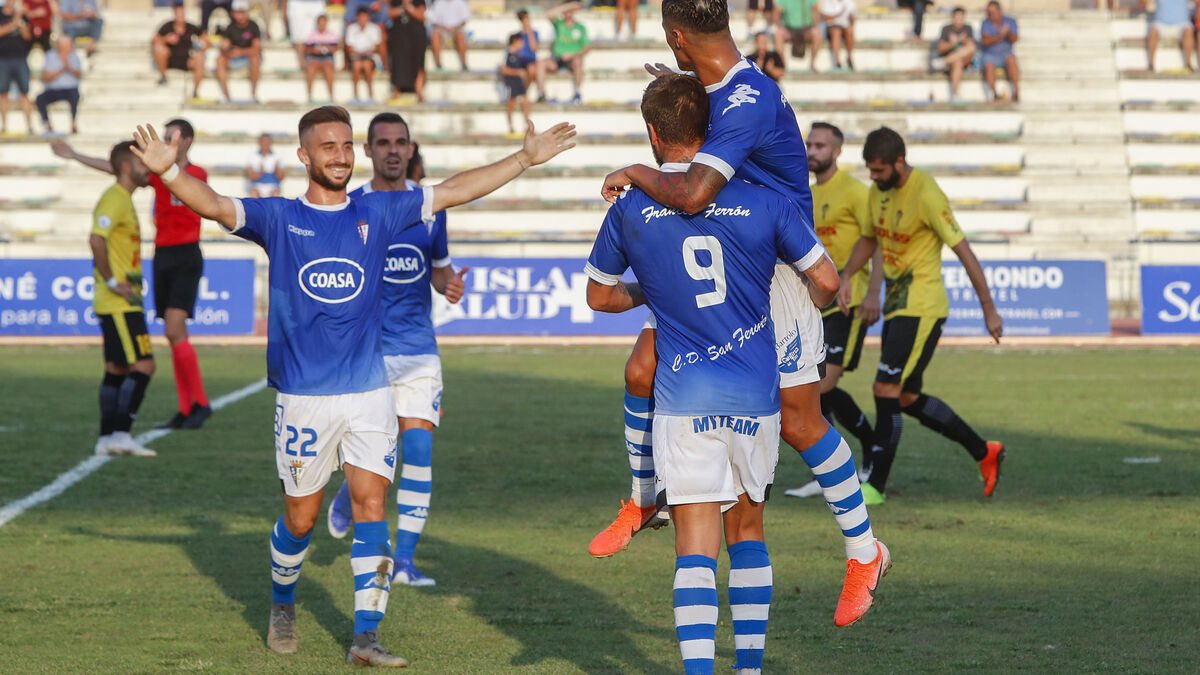 Mucho ánimo para mi querida afición del <a href="/SanFernando_CD/">San Fernando CD</a> , ojalá se solucione pronto esta situación. La Isla merece que su equipo esté compitiendo y luchando por daros muchas alegrías! 

Son momentos difíciles pero estáis demostrando que sois una afición ejemplar, como siempre! 💙