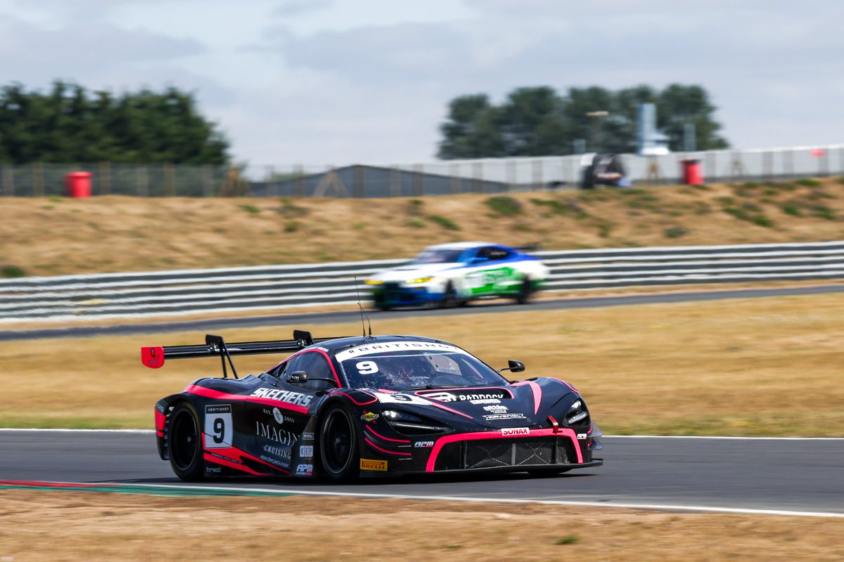 BOOM 💥 That's a good start to the day!

Great drives by Mark and Plowey in race one to bag P5 at the flag and best McLaren crew. Good speed, good pit work, good job all round 👏 

Is it race two yet? 🔜 15:05