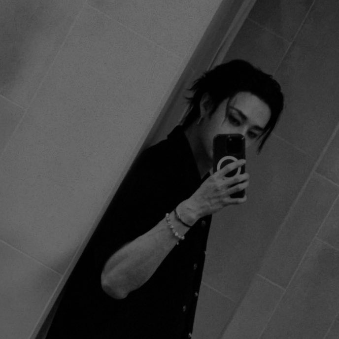 † tweet media