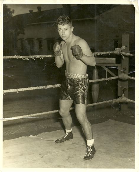 Do you have any boxers in your family history?...

We're looking for snaps &amp; anecdotes of boxers who weren't household names but were legendary within their family history - to feature on BVB. Take a photo or scan any images and send in to pr@britishvintageboxing.com with info 🇬🇧